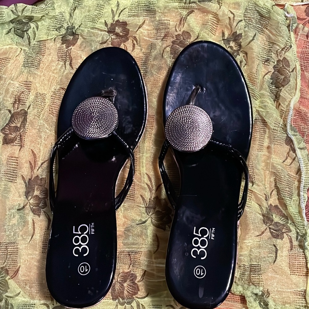 Woman’s  EUC wedge sandals